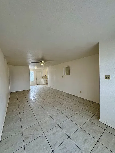 1104 Siesta Dr — Photo 5
