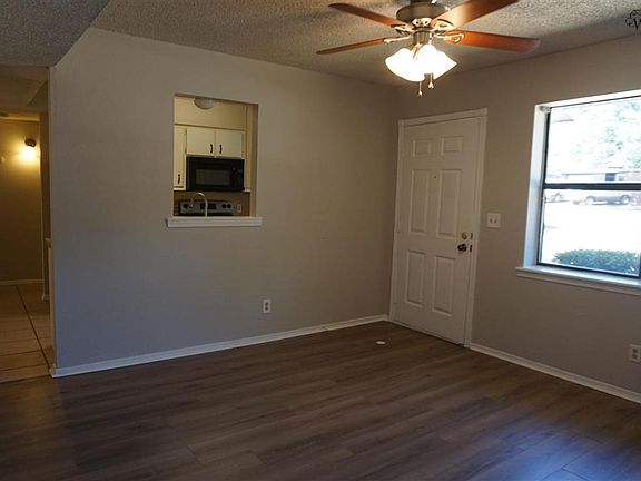 2nd image of 705 W Louisa Ave