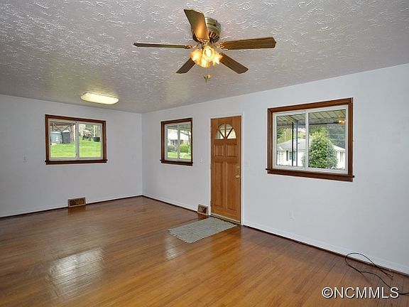 4th image of 629 East St