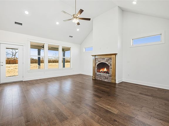 3rd image of 12010 Saddle Hill Ln