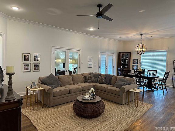 4th image of 2590 Lilac Dr
