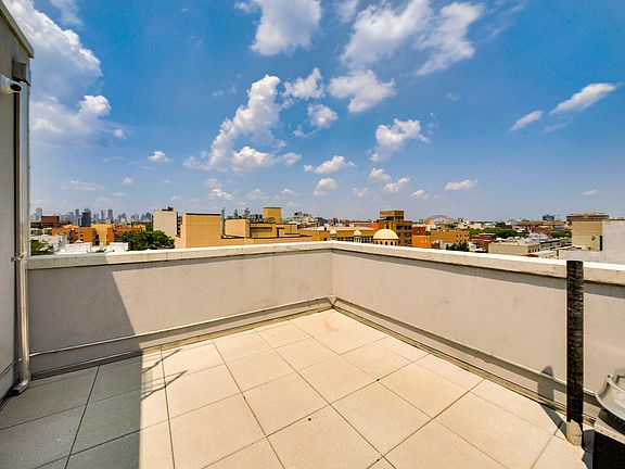 4th image of 30-81 31st St #Penthouse