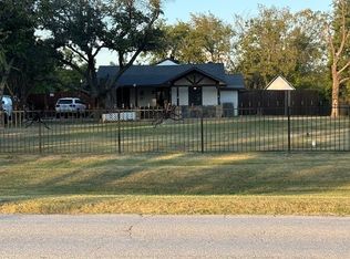 906 Griffith Ave, Terrell, TX 75160