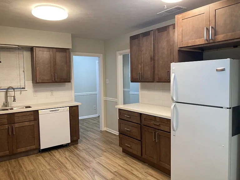 5504 Randolph St — Photo 3