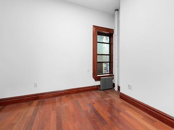 3rd image of 214 E 82nd St APT 20