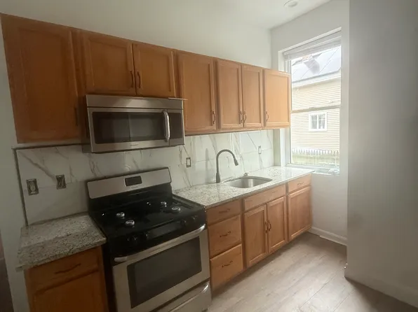 80 Plenty St APT 1, Providence, RI 02907
