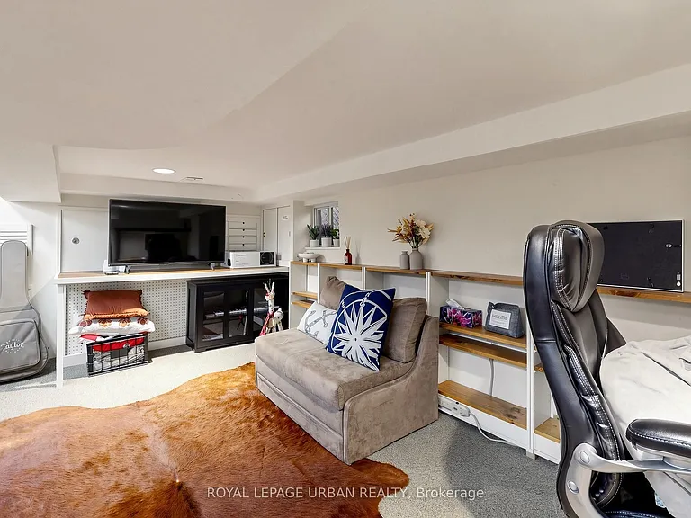 24 Cavell Ave — Photo 16