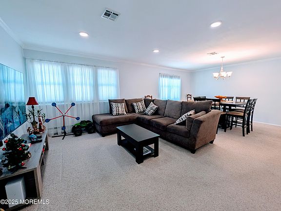 3rd image of 80 Freeport Blvd