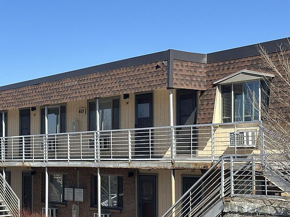 2nd image of 610 Winona Ct #1x1
