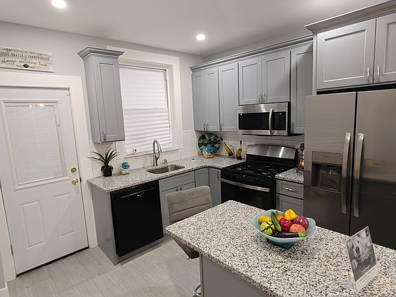 4th image of 2916 W Norris St