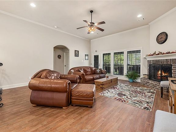 5th image of 6688 Wooded Dr