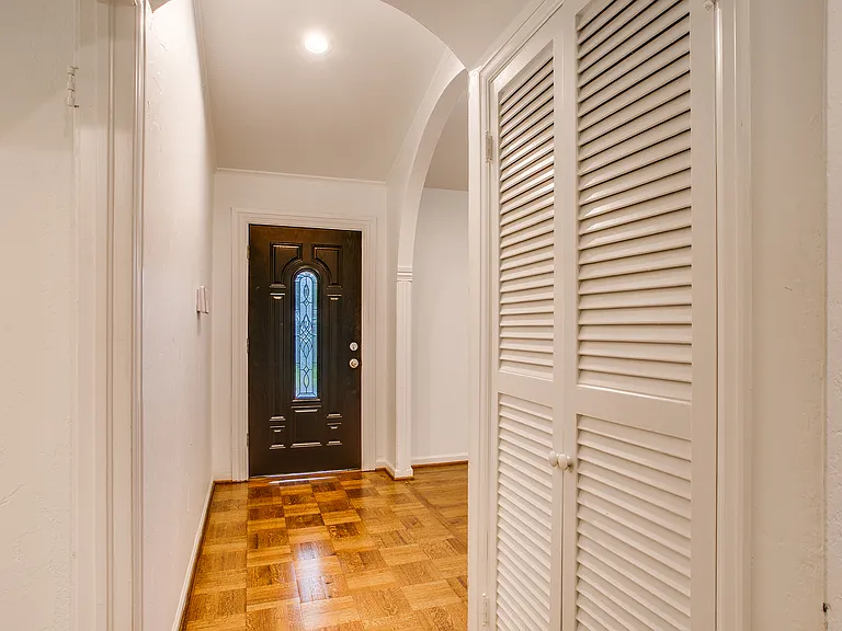 5815 Walnut Hill Ln — Photo 17