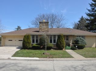 7201 N Karlov Ave, Lincolnwood, IL 60712