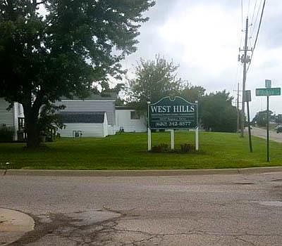 2nd image of 4202 N Hillview Cir