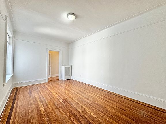 3rd image of 22-06 38th St #4E