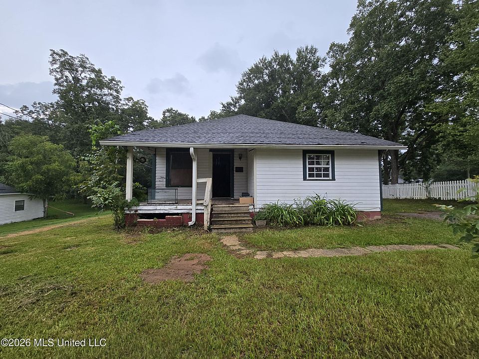 1st image of 523 College Ave E