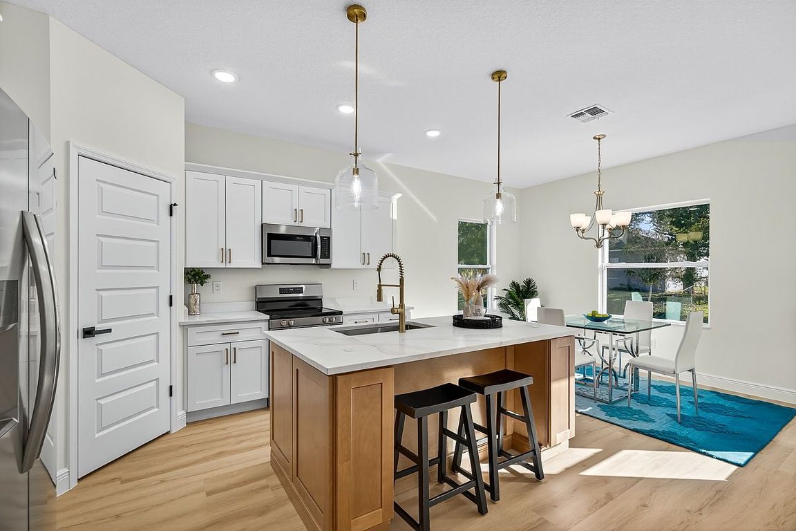 next background image