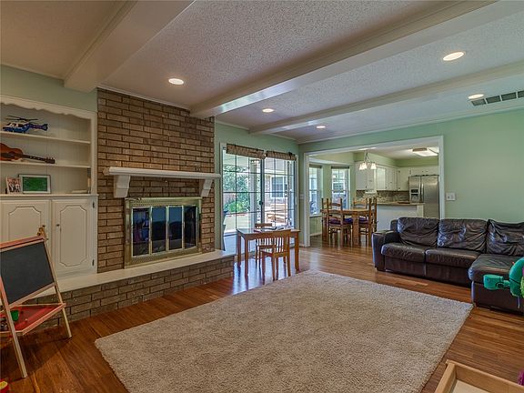 4th image of 2725 NW 58th Pl