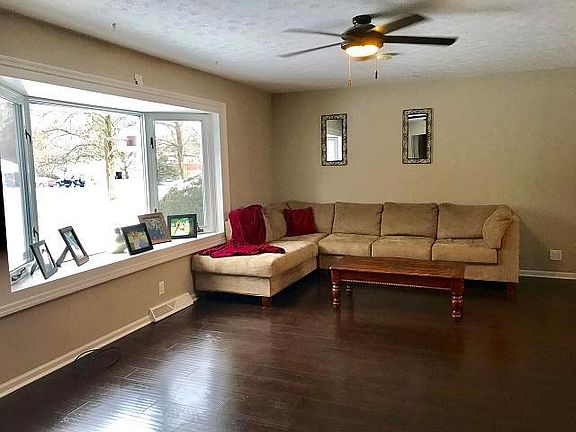 2nd image of 2166 Sunnyhill Dr NE