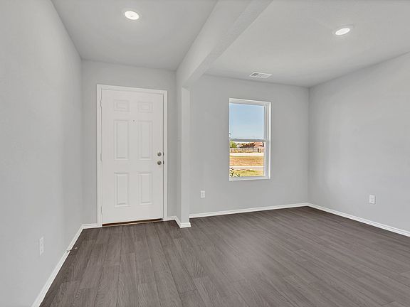 4th image of 135 Sienna Dr
