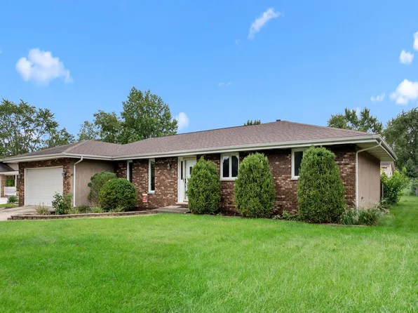 1117 E Greenwood Ave, Crown Point, IN 46307