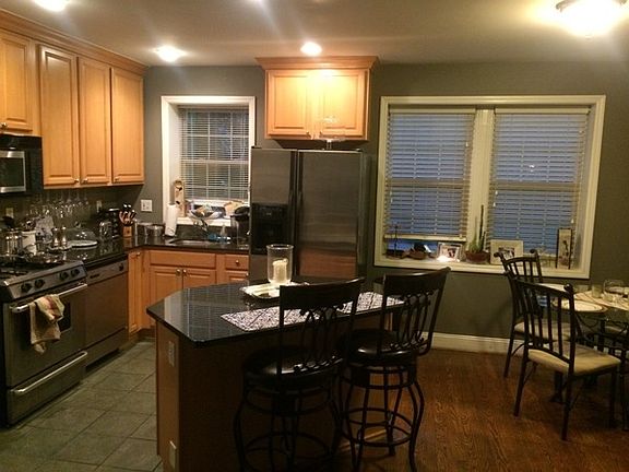 2nd image of 831 Westwood Dr APT 1N