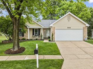 958 Palm Bay Dr, Ballwin, MO 63021