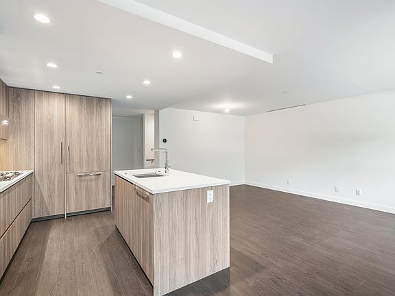 5th image of 13778 100th Ave #Townhouse 4