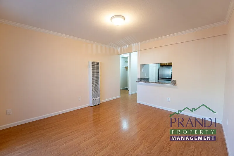 1 bed, 1.0 bath, 450 sqft, $2,345 — Photo 2