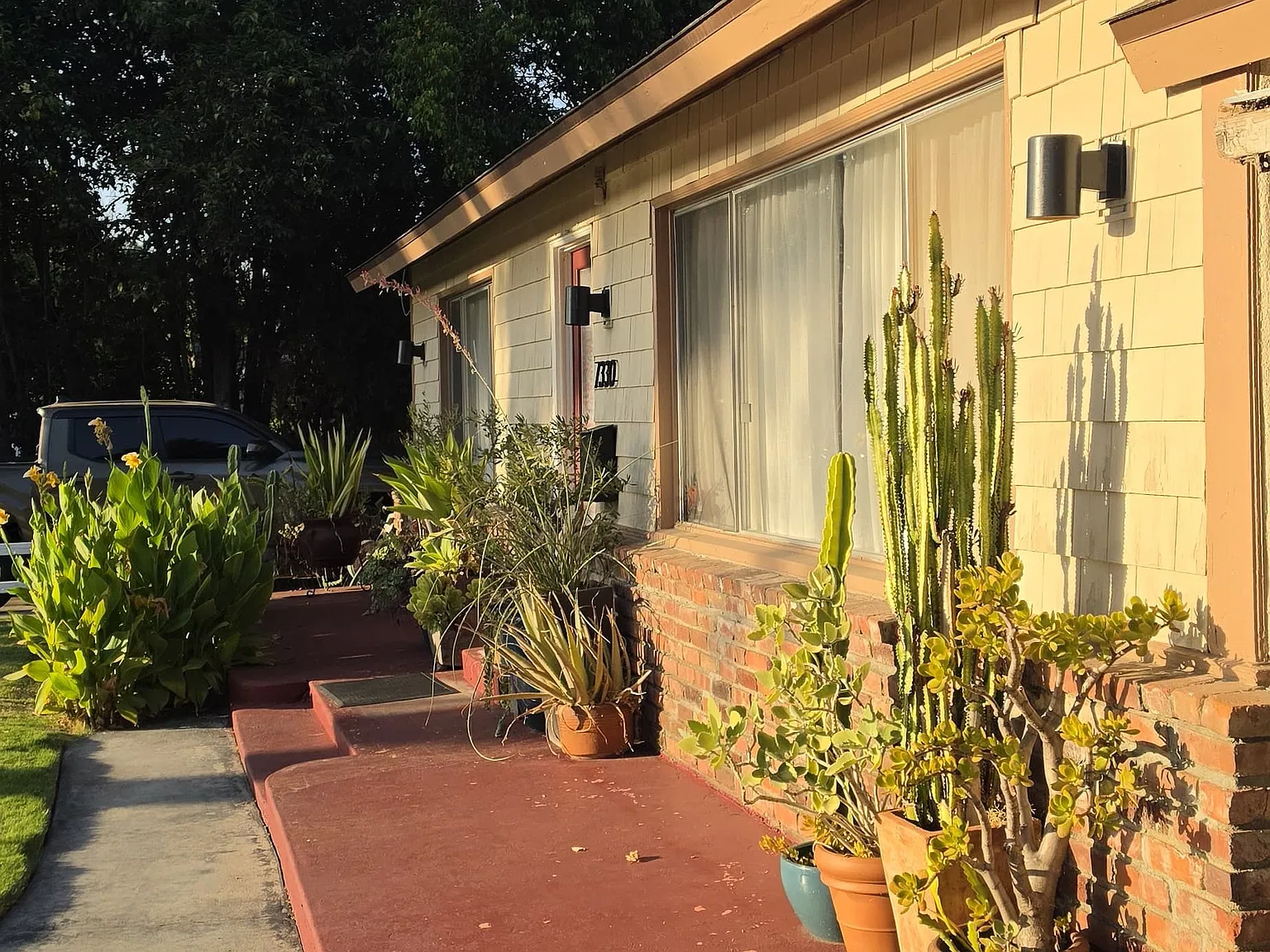 3 bed, 1850 sqft, $3,795 — Photo 2