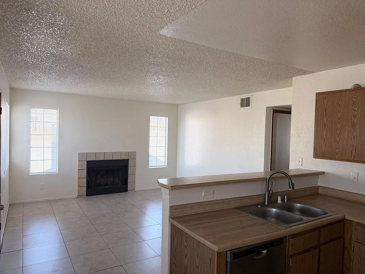4160 Tonopah — Photo 4