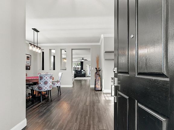 3rd image of 1419 Rossmere Ln
