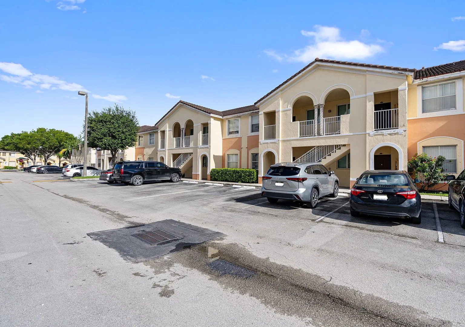 2-bath condo on the 2nd floor with a newly renovated kitchen featuring modern cabinets and granit... — Photo 2