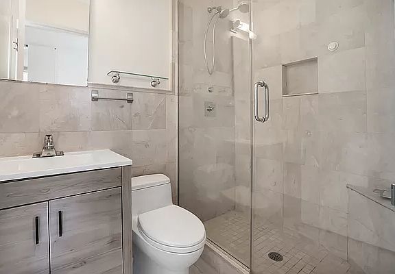 5th image of 205 E 68th St APT 4E