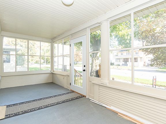 4th image of 2330 S Westnedge Ave
