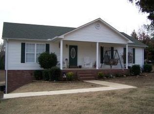 729 Post Oak Rd, Camden, TN 38320