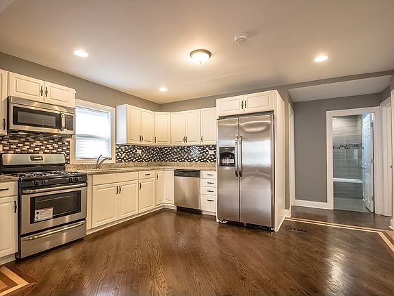 4th image of 10053 Merrimac Ave