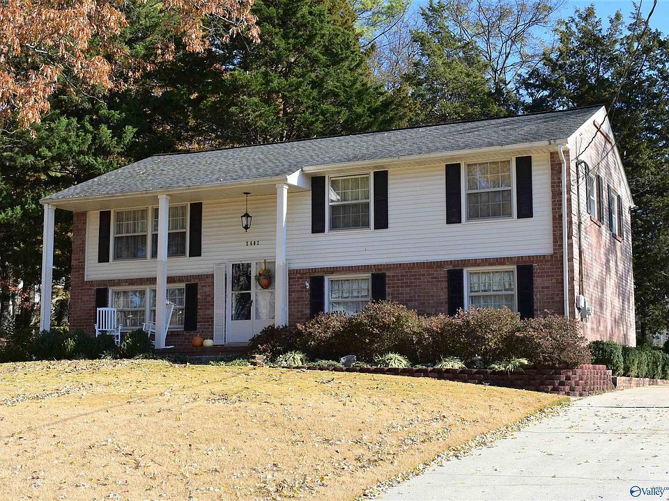 1st image of 2602 Valley Brook Cir NE