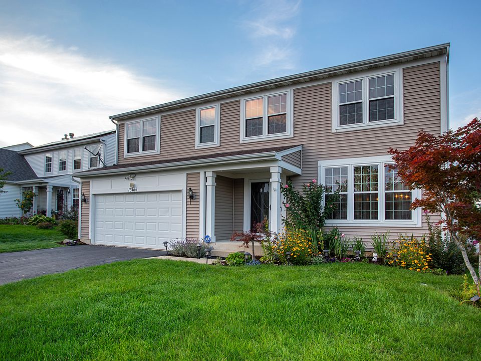 1st image of 13166 W Yorkshire Ln