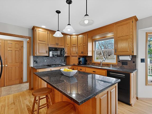 5th image of 1851 20th Ave NE
