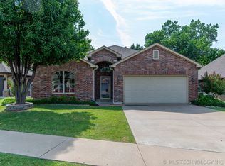 10912 S Augusta Dr W, Jenks, OK 74037