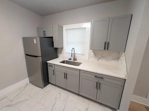 426 N Arthur St, South Bend, IN 46617