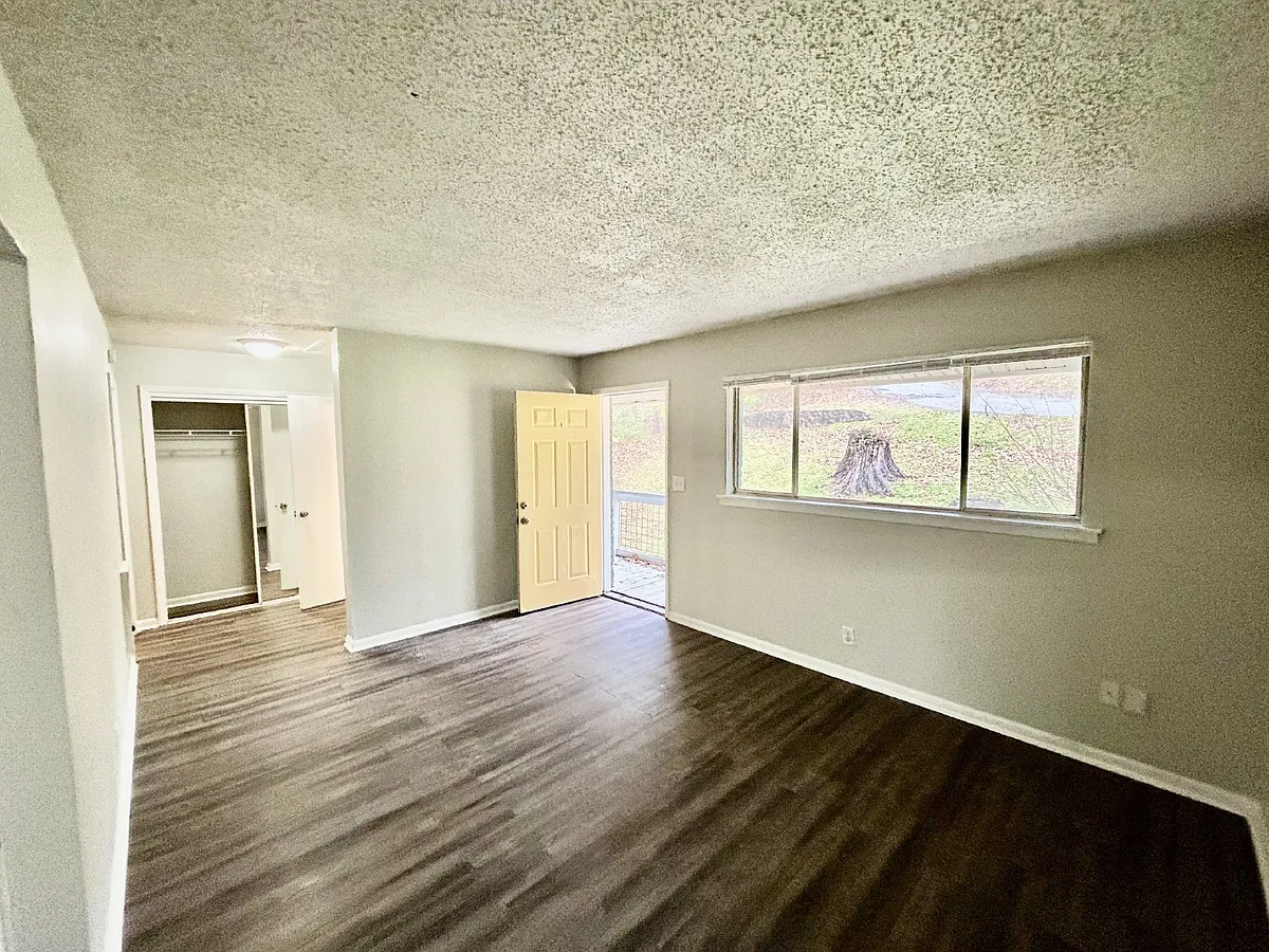 Building Photo - 207 Valley View Ave #5