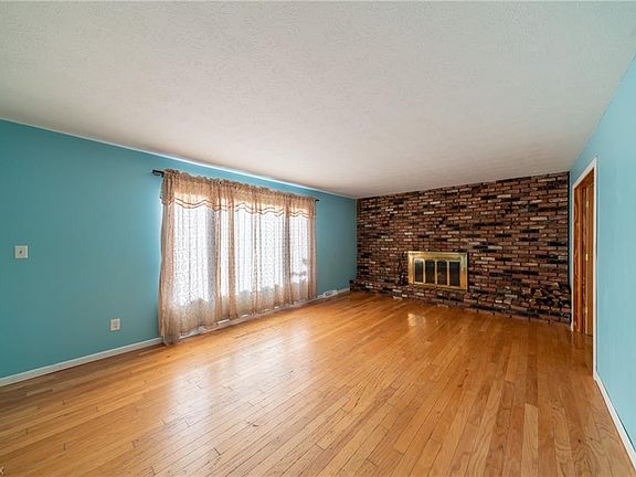 4th image of 4648 Camellia Ln