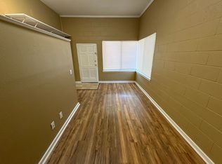 2233 W Oak St APT 102, Denton, TX 76201