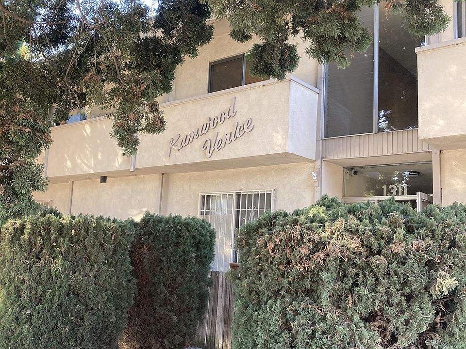 2nd image of 1311 Venice Blvd #11534237