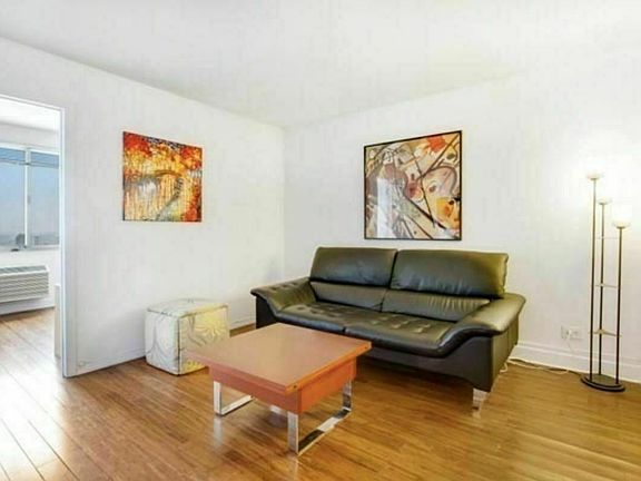4th image of 95 W 95th St APT 26B