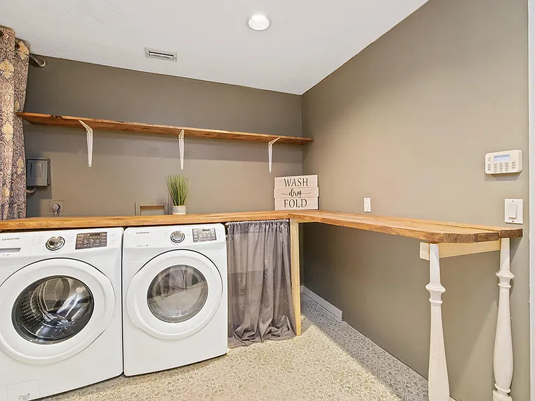 3051 SW Earl Ave — Photo 4