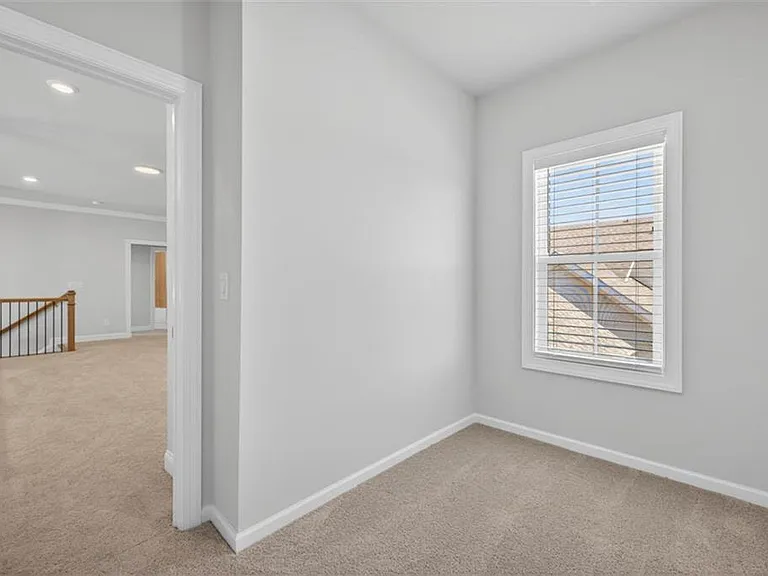 491 Pearl St — Photo 35