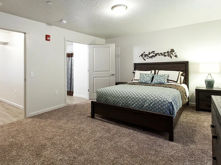 4x4 Bedroom 4